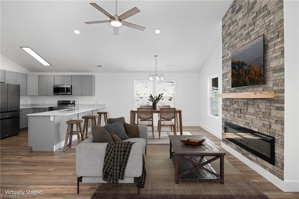 House in Purlear, North Carolina, United States 3 - 17218152