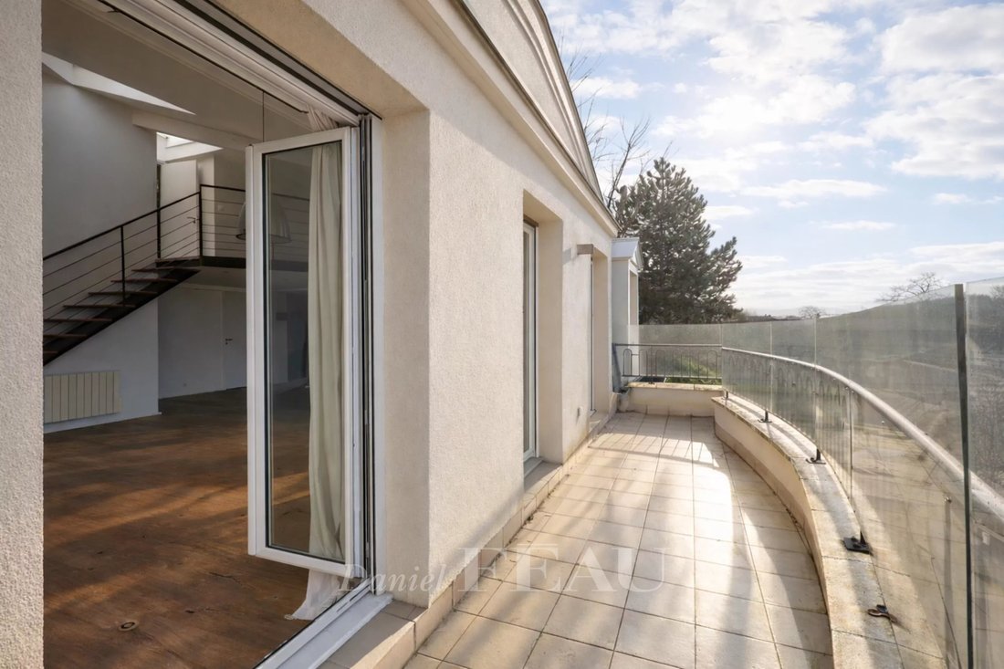 Apartment in Saint-Cloud, Ile-de-France, France 2 - 17223296