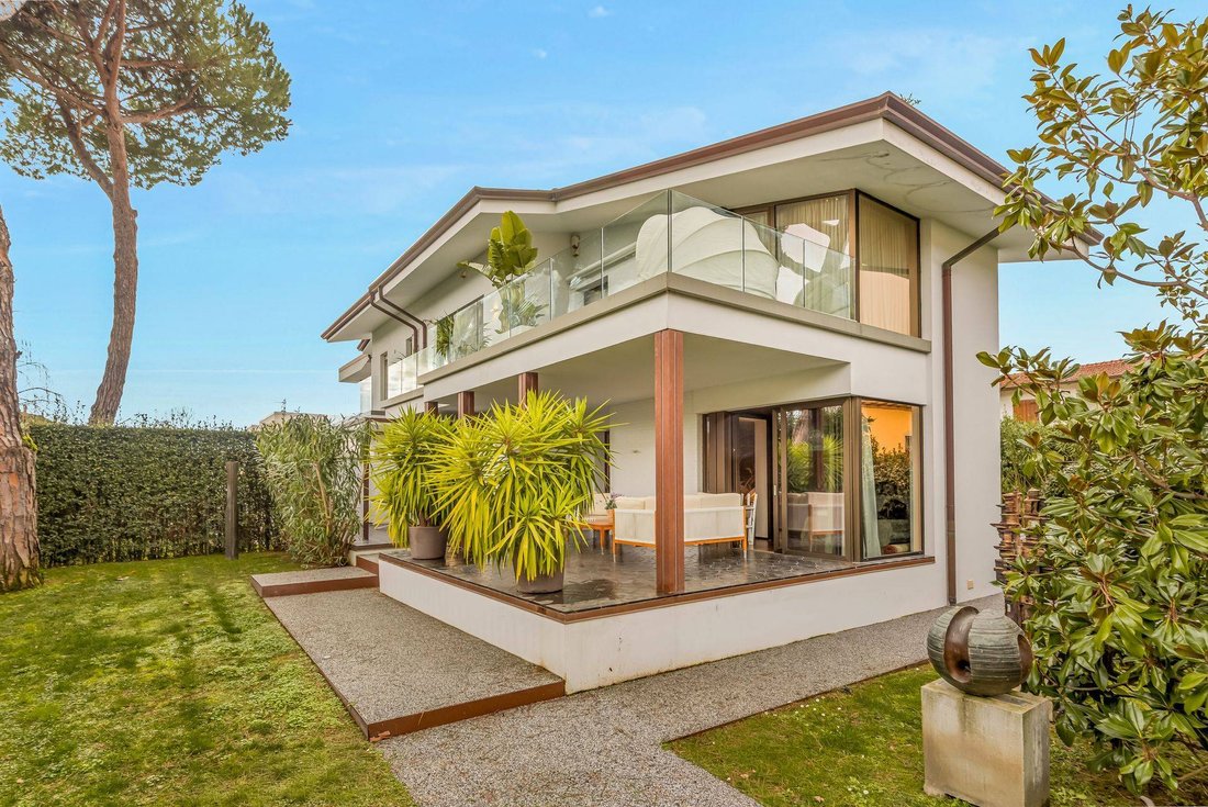 Villa in Center, Forte dei Marmi, Tuscany 2 - 16949474