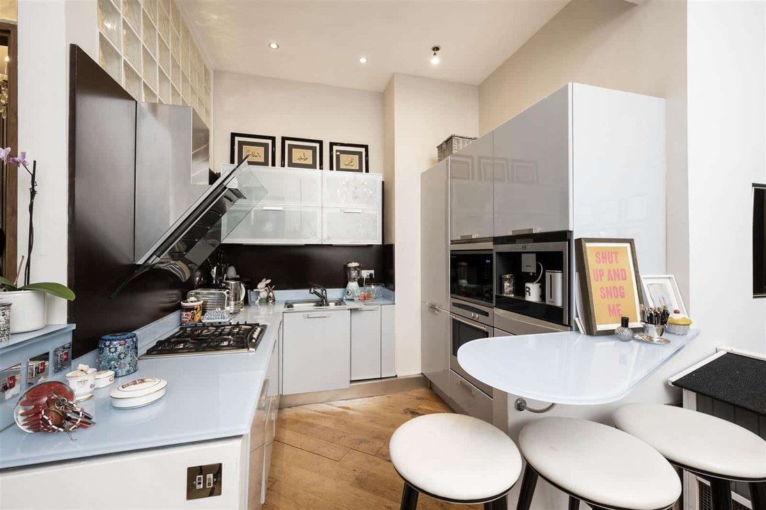 Apartment in Knightsbridge, Kensington And Chelsea, England 2 - 17224499