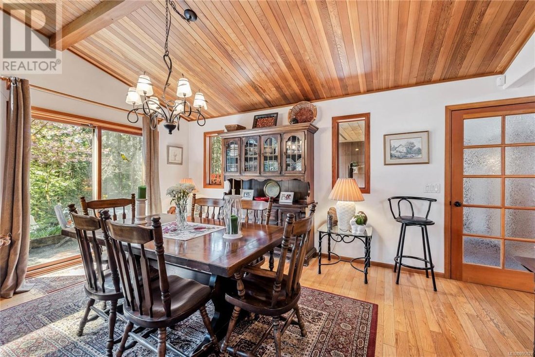 House in Saltspring Island, British Columbia, Canada 5 - 17229605