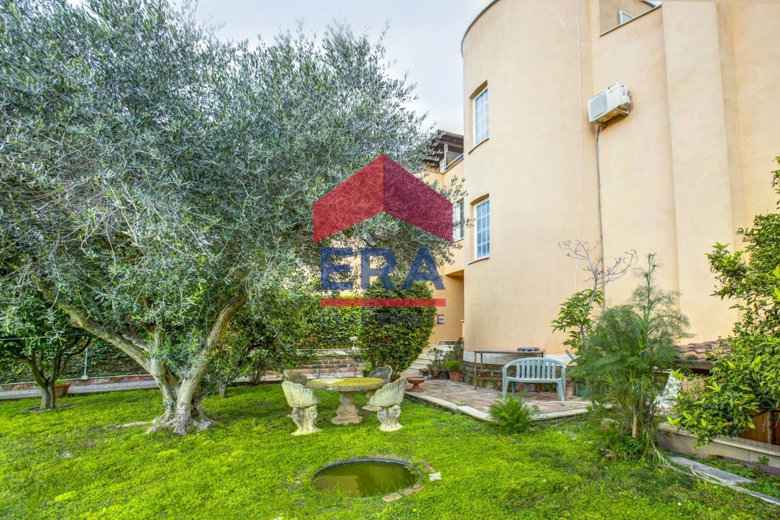 Villa in Infernetto, Rome, Lazio 1 - 17224111