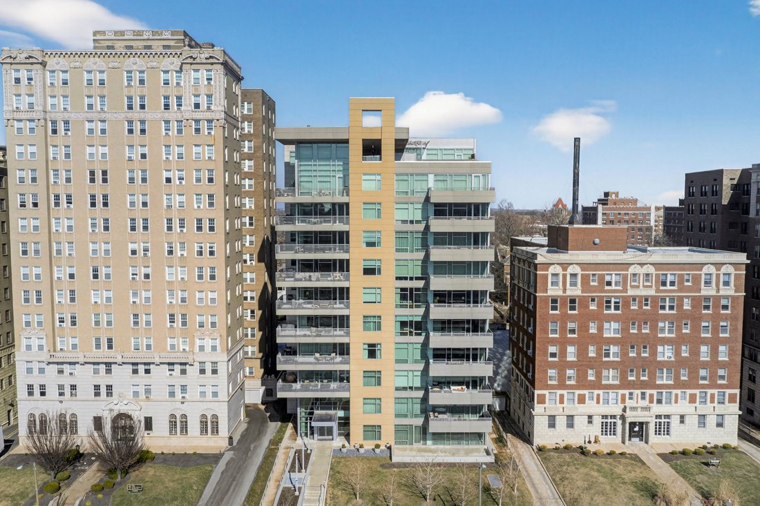 Condo in St. Louis, Missouri, United States 2 - 17225090