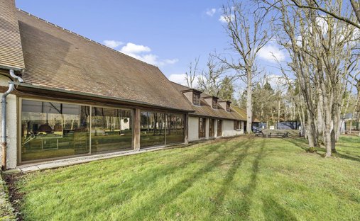 Casa a Ouest, Lamorlaye, Francia 1