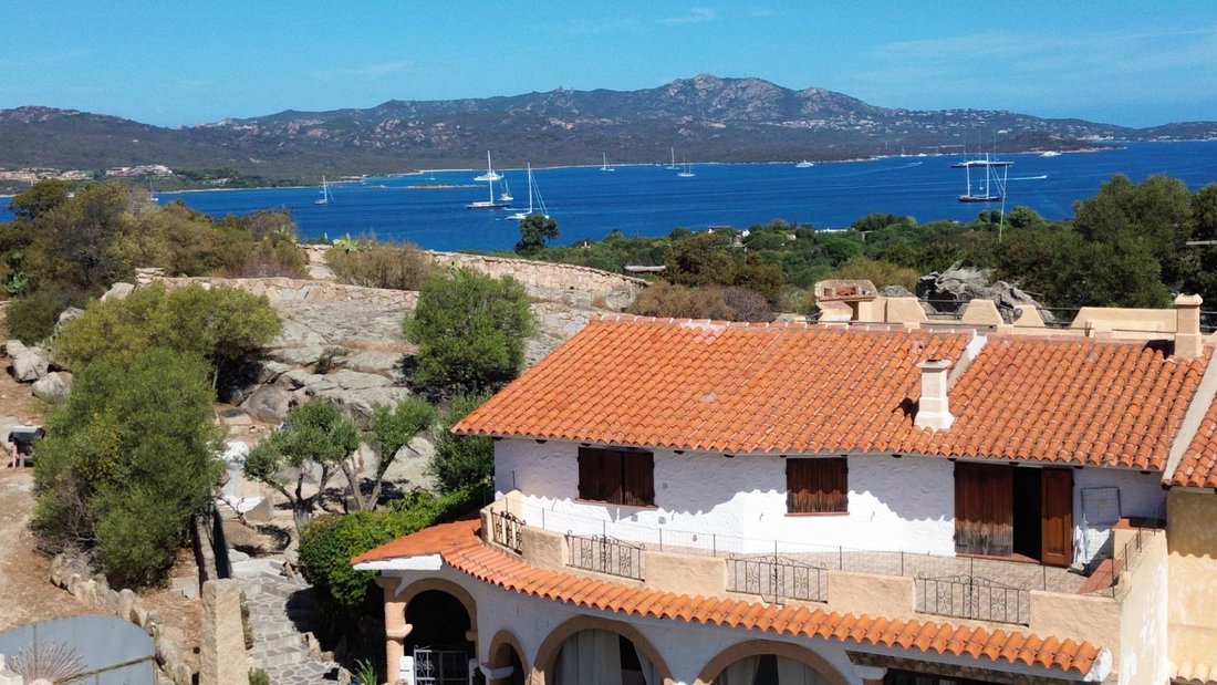 Villa in Rudalza, Olbia, Italy 1 - 17229129