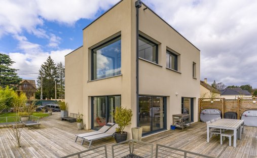 House in Le Bourg et le Hameaux, Beynes, France 1