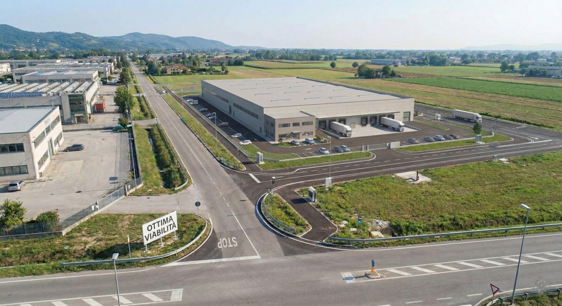 Land in Montebelluna, Veneto, Italy 4 - 15478986