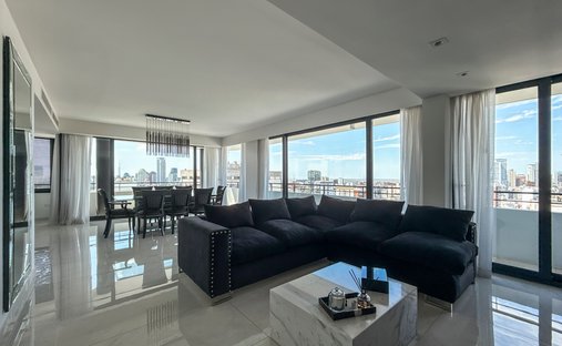 Condo in Buenos Aires, Buenos Aires, Argentina 1