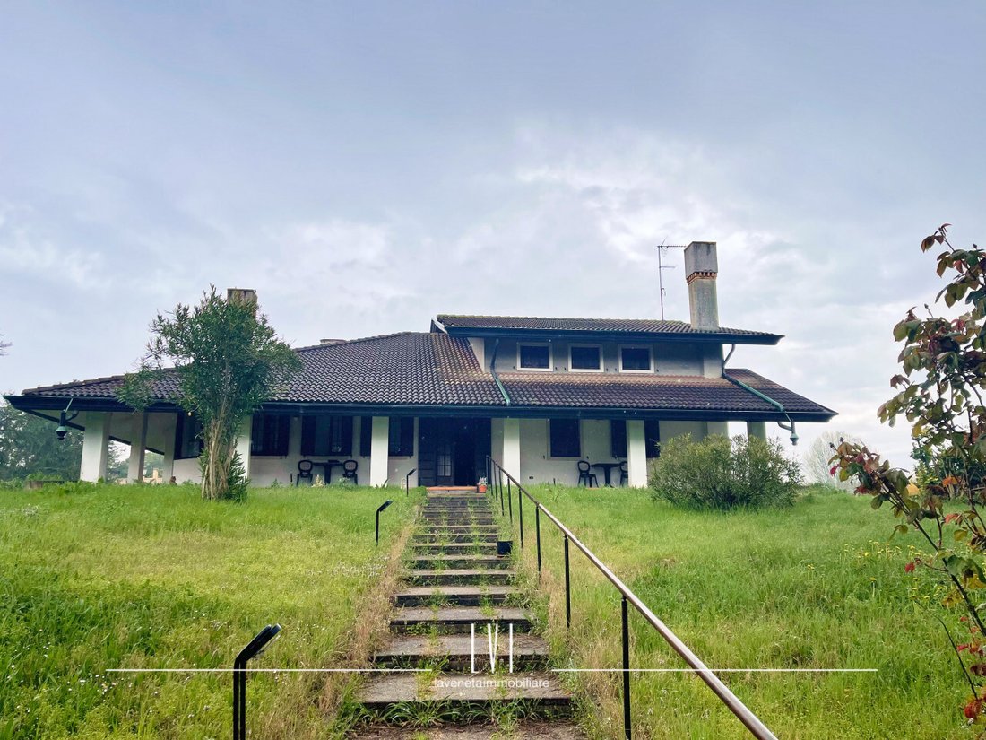 Villa in Cavallino, Veneto, Italy 1 - 17223748