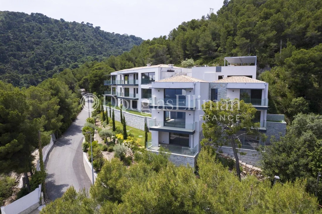 Villa in Èze, Provence-Alpes-Côte d'Azur, France 4 - 17220847