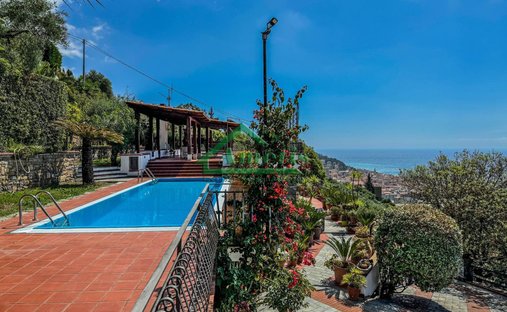 Villa in Oneglia, Imperia, Liguria 1