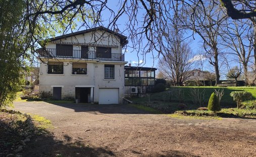 House in Negrepelisse, Occitania, France 1