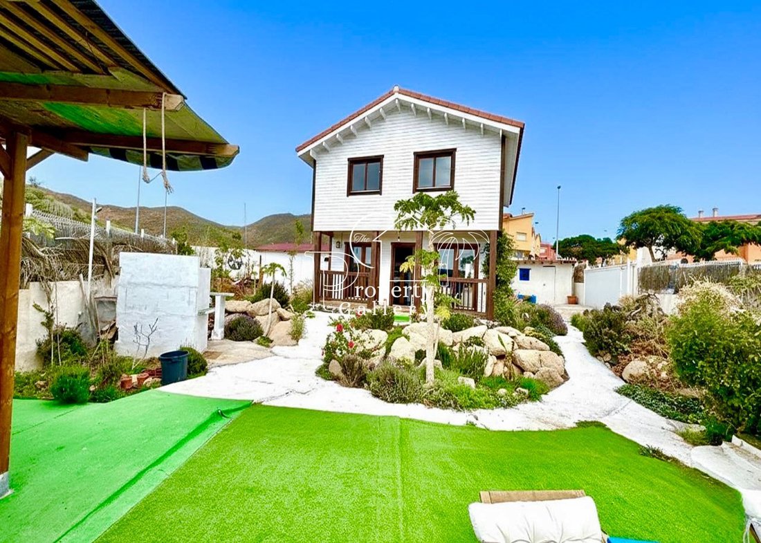 Chalet in Granadilla de Abona, Canary Islands, Spain 1 - 17228598