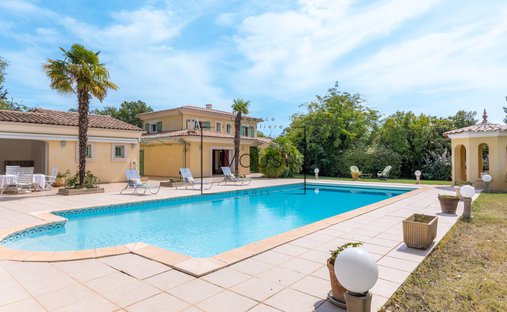 Villa à Saint-Antonin-du-Var, Provence-Alpes-Côte d'Azur, France 1