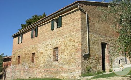 Country House in Asciano, Tuscany, Italy 1