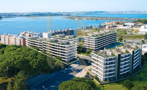 Apartment in Seixal, Arrentela e Aldeia de Paio Pires, Setubal, Portugal 1