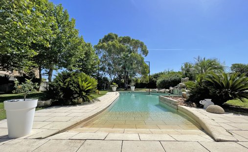 Maison à Nîmes, Occitanie, France 1