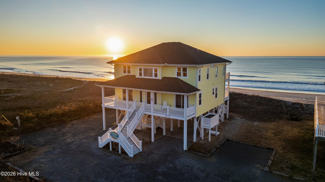 House in North Topsail Beach, North Carolina, United States 1 - 17226881