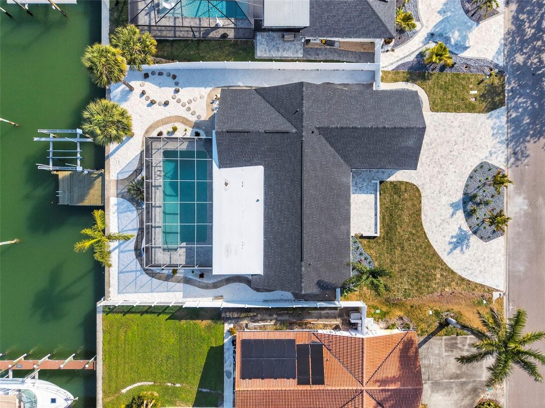 House in St. Petersburg, Florida, United States 5 - 17227386
