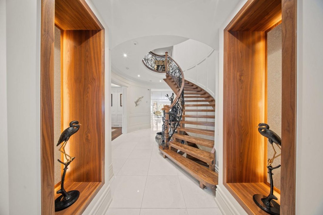 House in Toronto, Ontario, Canada 3 - 17225536
