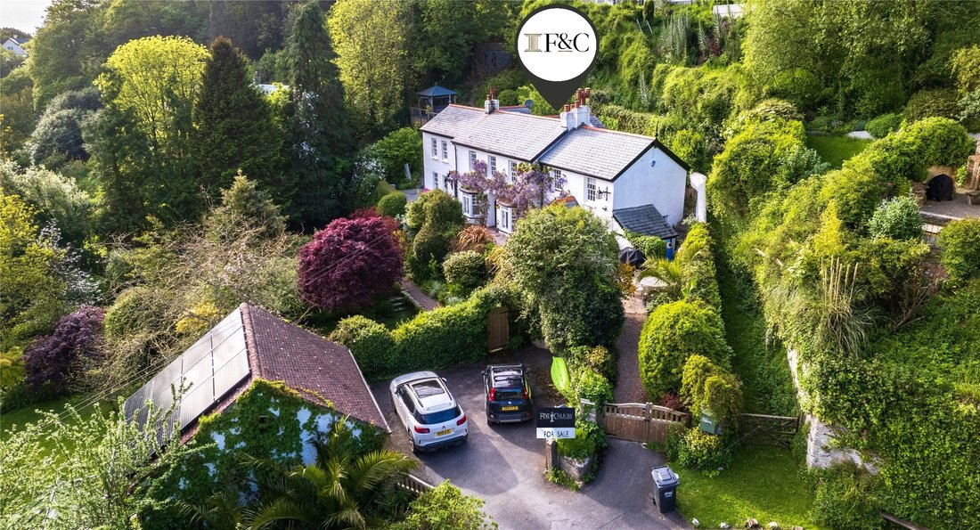 House in Ilfracombe, England 1 - 16311619