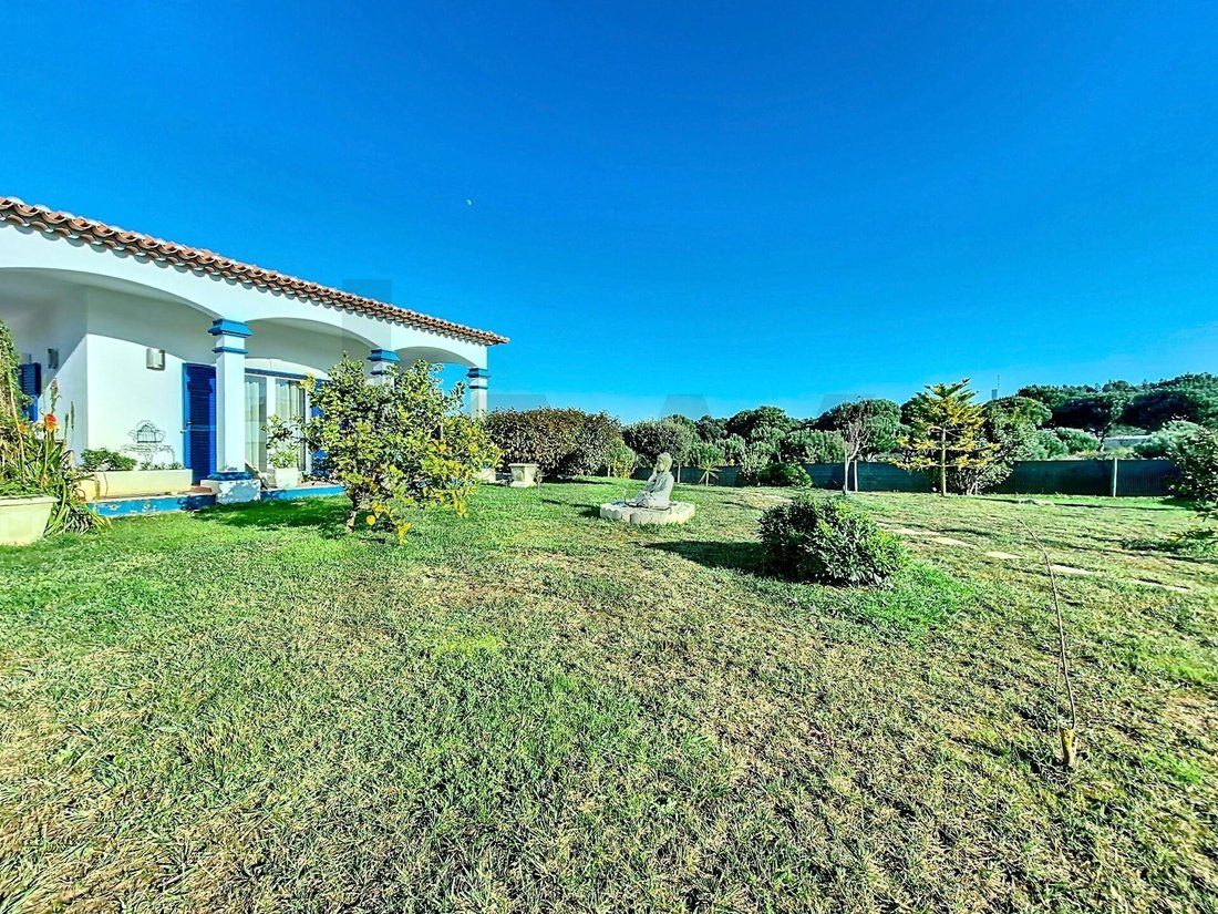 Townhouse in Santa Maria, Sao Pedro e Sobral da Lagoa, Leiria District, Portugal 1 - 16096772