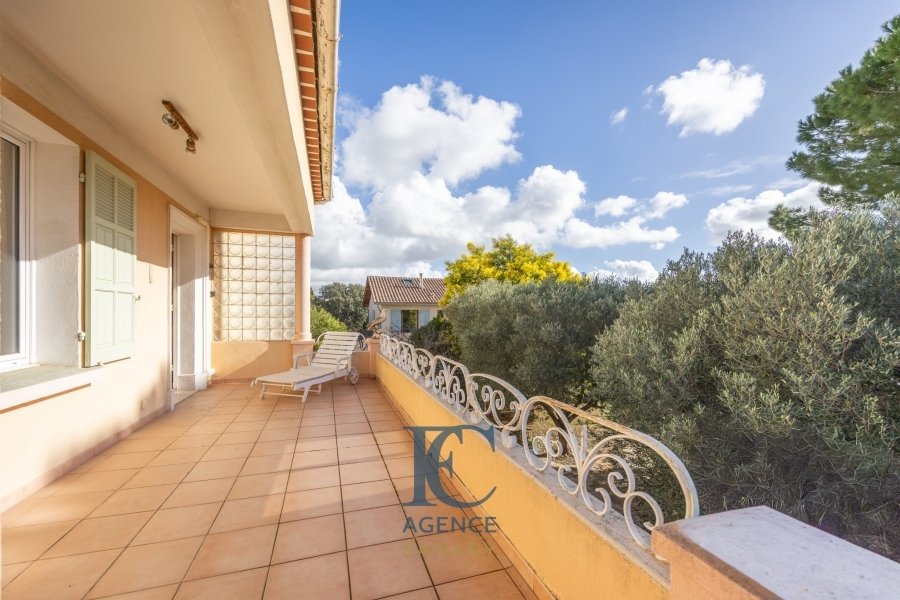 House in Sanary-sur-Mer, Provence-Alpes-Côte d'Azur, France 2 - 17227149