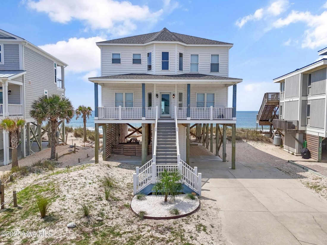 House in Oak Island, North Carolina, United States 1 - 17222821