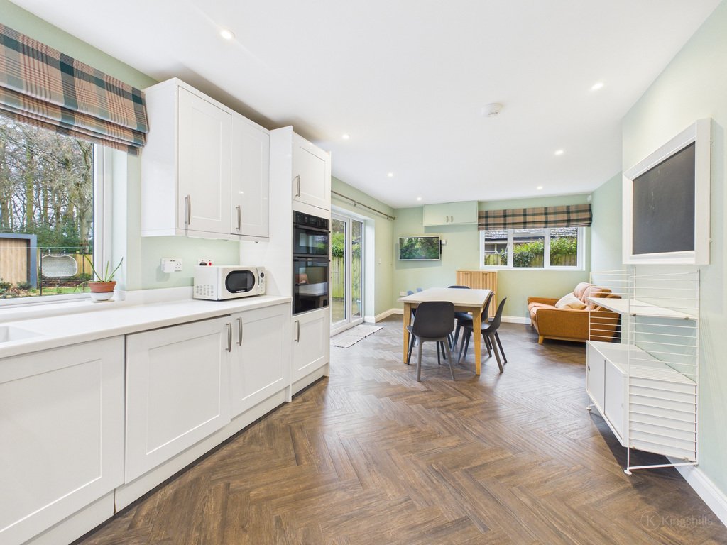 House in Great Kingshill, England 4 - 17220886