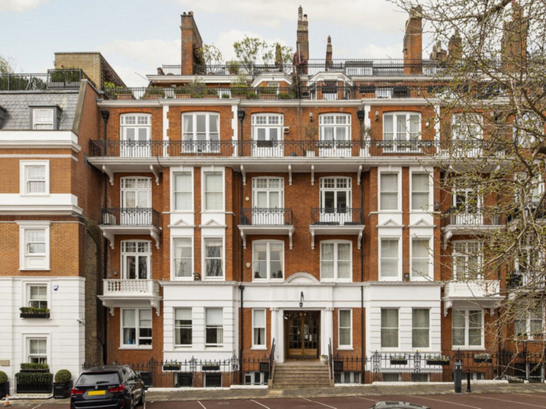 Apartment in Knightsbridge, Kensington And Chelsea, England 1 - 17223743