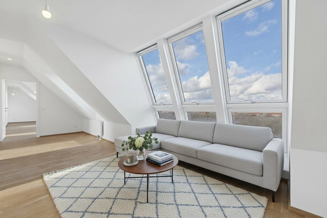 Vdg18 Lichtdurchflutete 2,5 Zimmer Dg Wohnung Mit Großer Terrasse Top 40