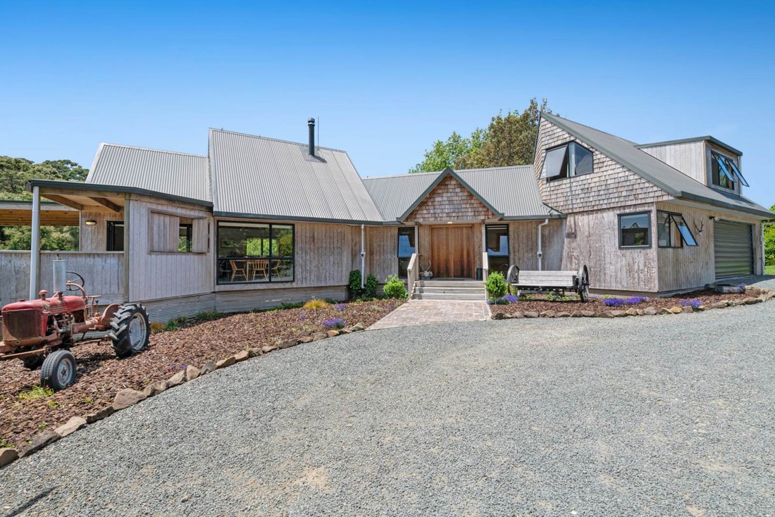 House in Helensville, Auckland, New Zealand 2 - 16816931