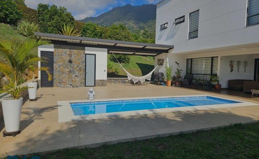 House in Vereda Curazao, Antioquia, Colombia 1