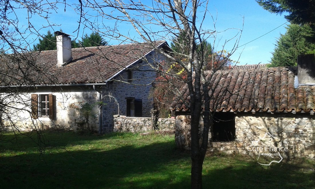 House in Saint-Etienne-d'Orthe, Nouvelle-Aquitaine, France 1 - 17218493
