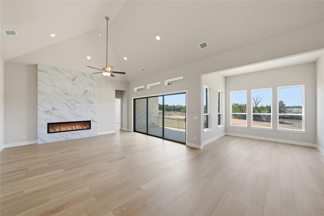 House in Florence, Texas, United States 5 - 16590844
