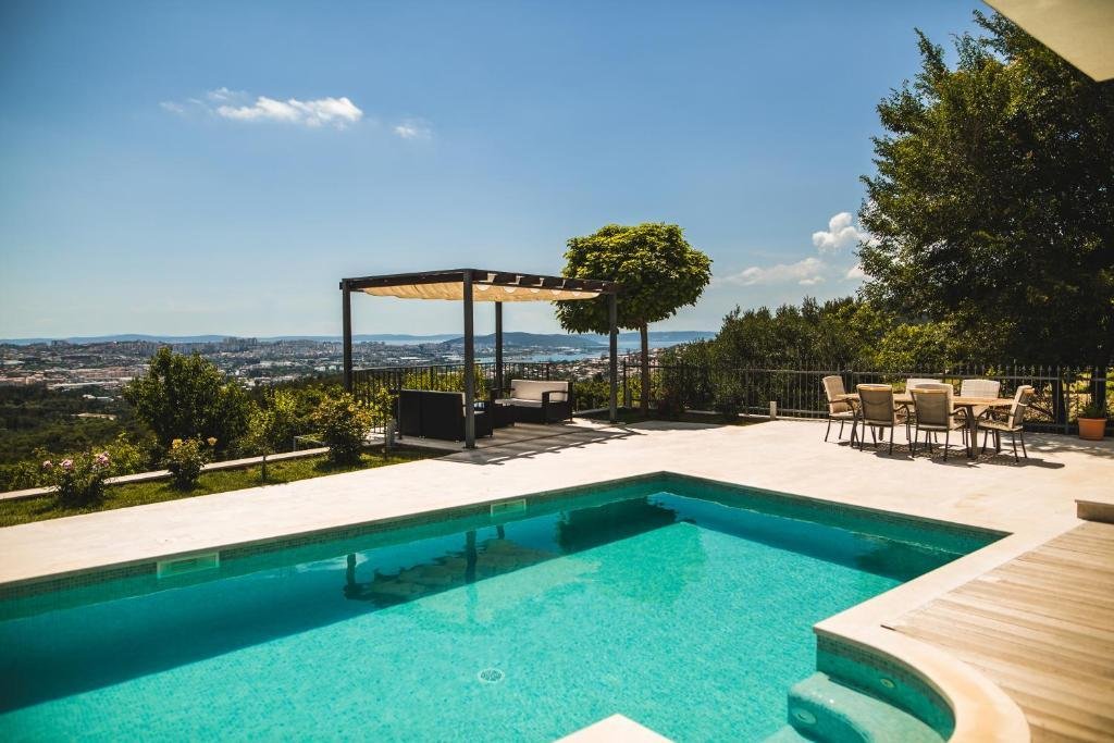 Villa in Klis, Split-Dalmatia County, Croatia 1 - 16955808