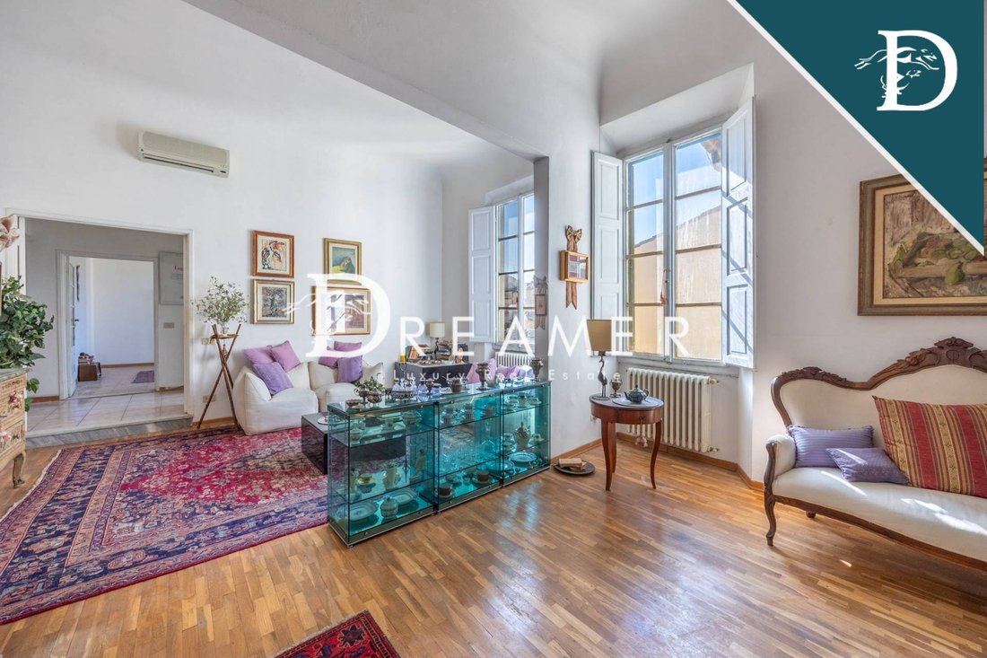 Apartment in Center, Florence, Tuscany 2 - 15396474