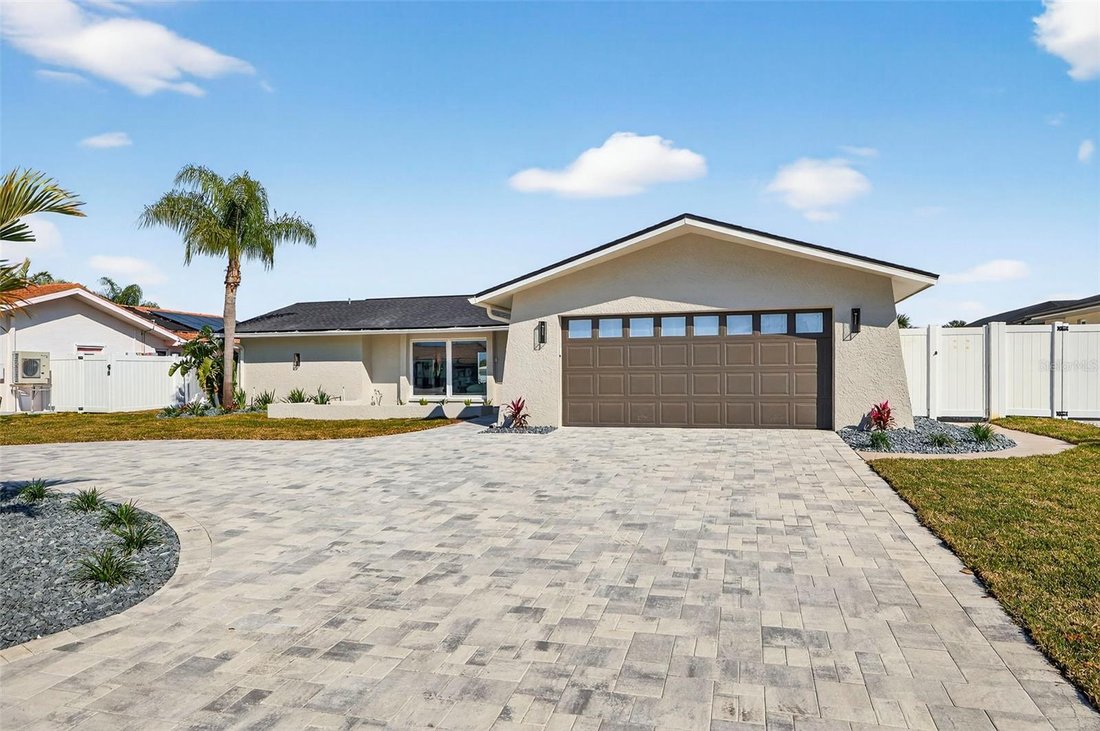 House in St. Petersburg, Florida, United States 1 - 17227386