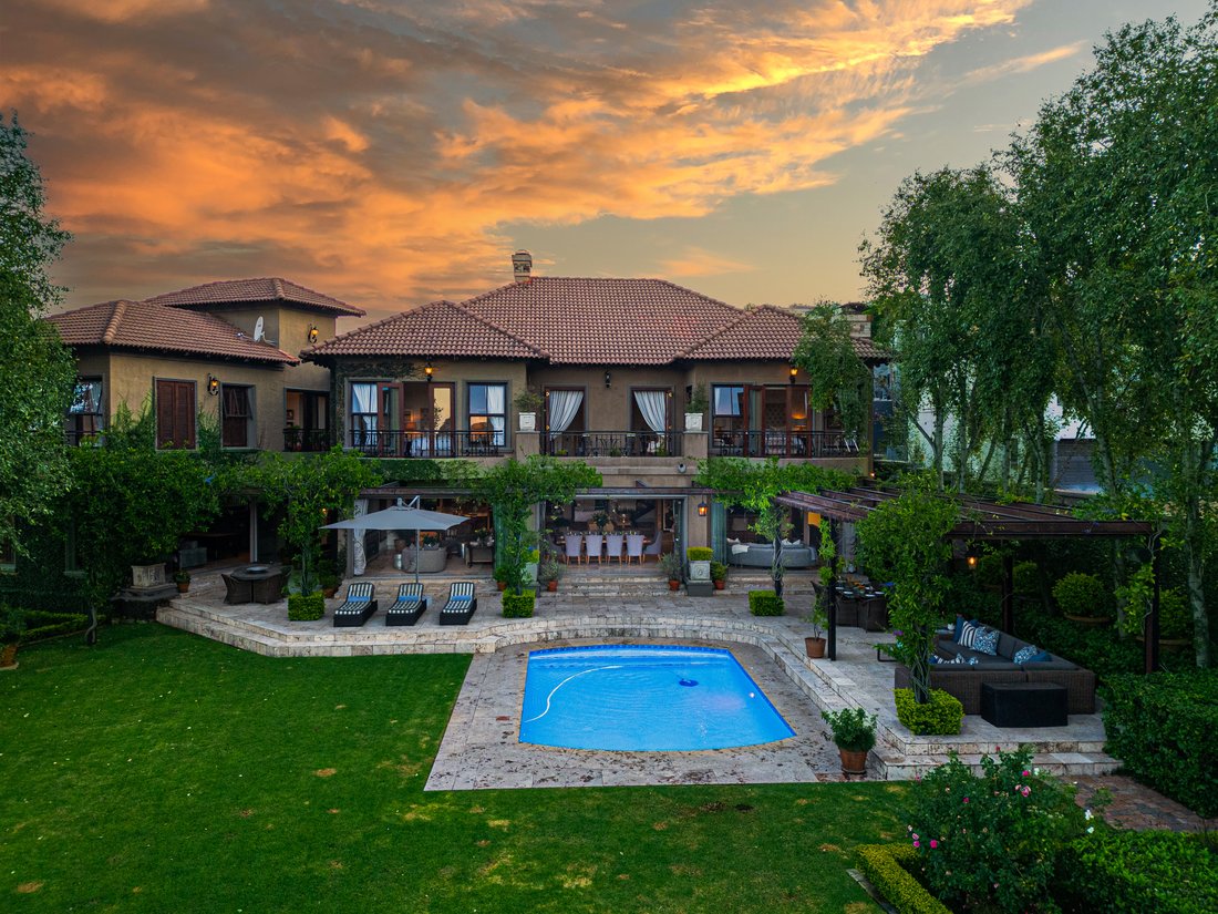Country House in Monument Park, Gauteng, South Africa 1 - 17221014