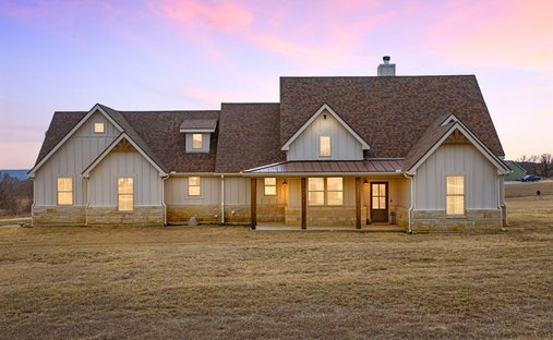 House in Sunset, Texas, United States 1