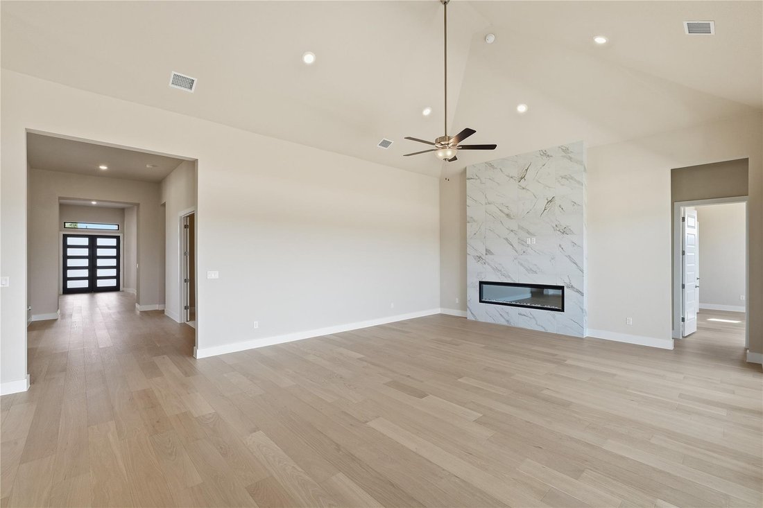 House in Florence, Texas, United States 4 - 16590844