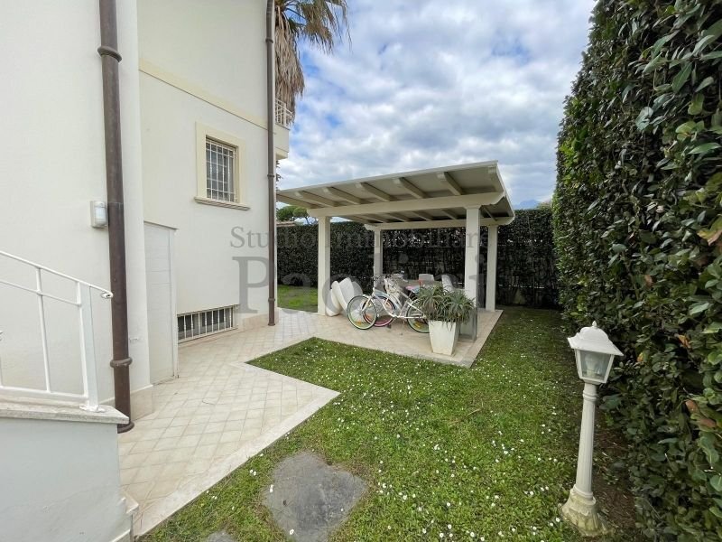 Villa in Cinquale, Montignoso, Tuscany 1 - 17228158