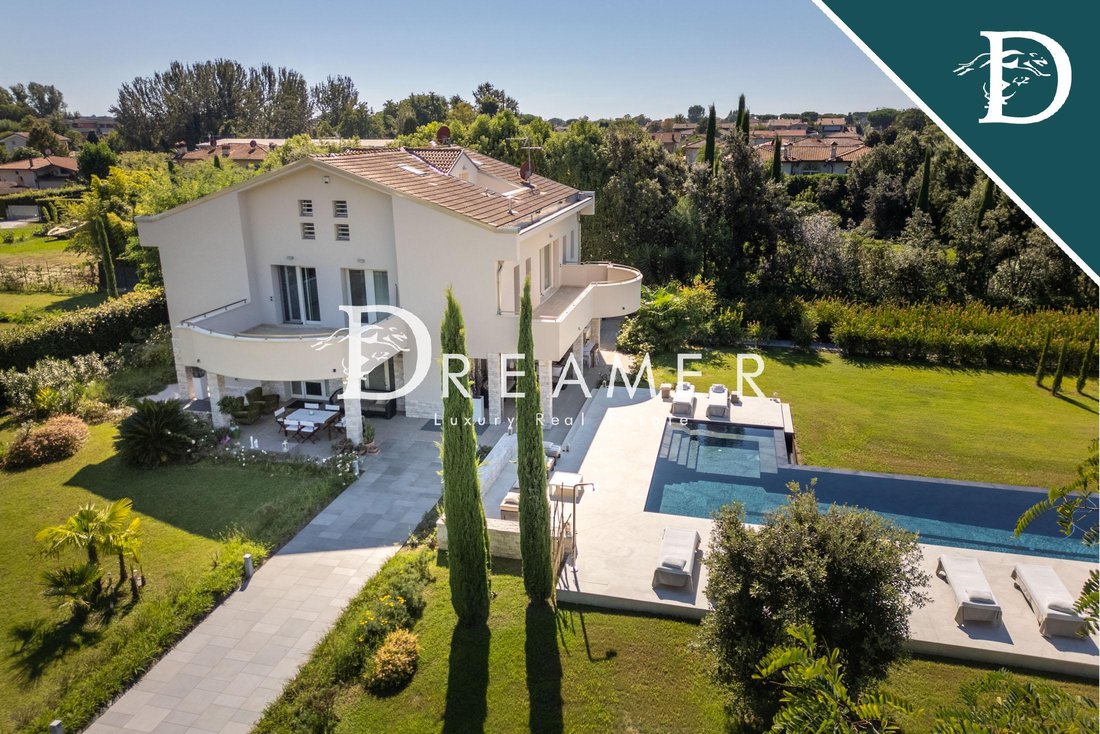 Villa in Seravezza, Tuscany, Italy 1 - 16231287