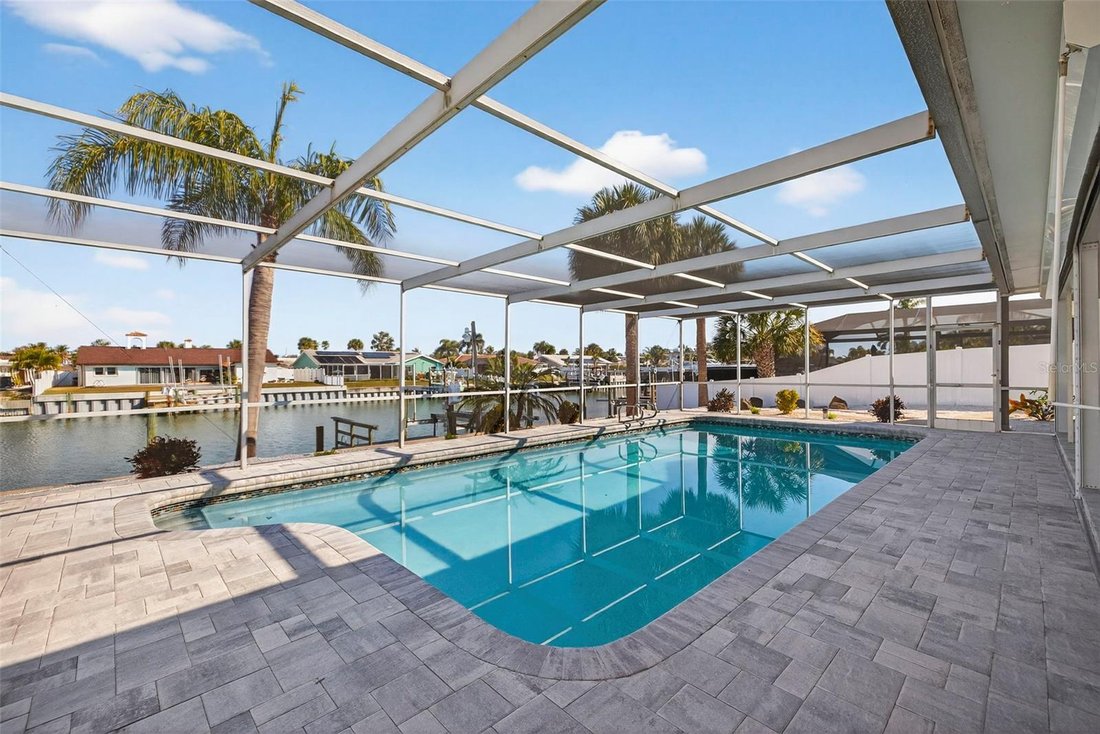 House in St. Petersburg, Florida, United States 2 - 17227386