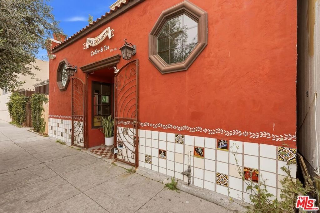 Los Angeles, California, United States 5 - 17224767
