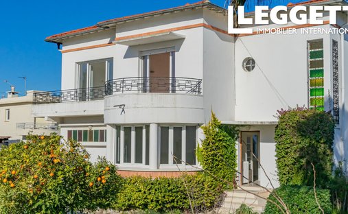 House in Village, Villeneuve-Loubet, France 1