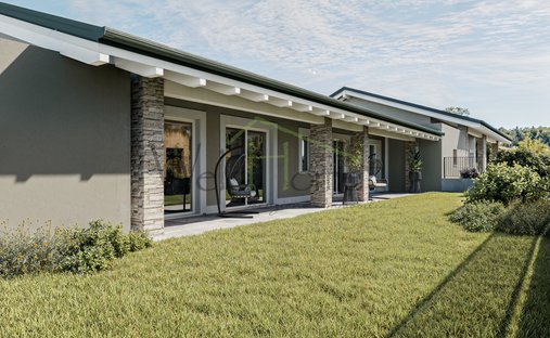 Villa in Lipomo, Lombardy, Italy 1