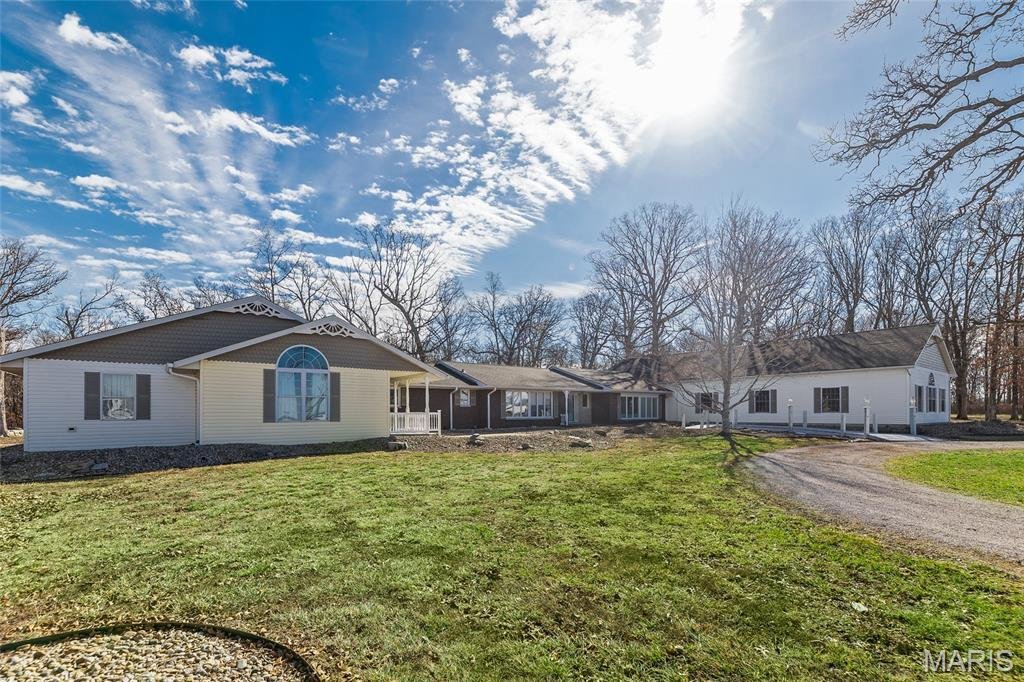 House in Nashville, Illinois, United States 2 - 17228343