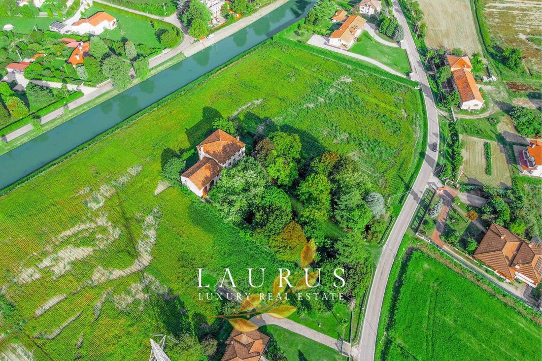 Villa in Dolo, Veneto, Italy 4 - 17221482