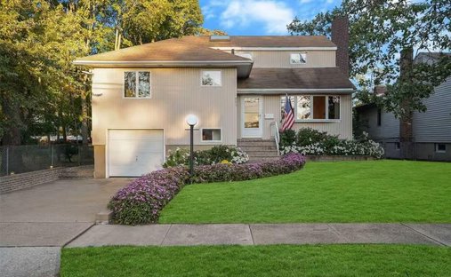 House in Bellmore, New York, United States 1